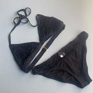Cute black ruffle bikinis